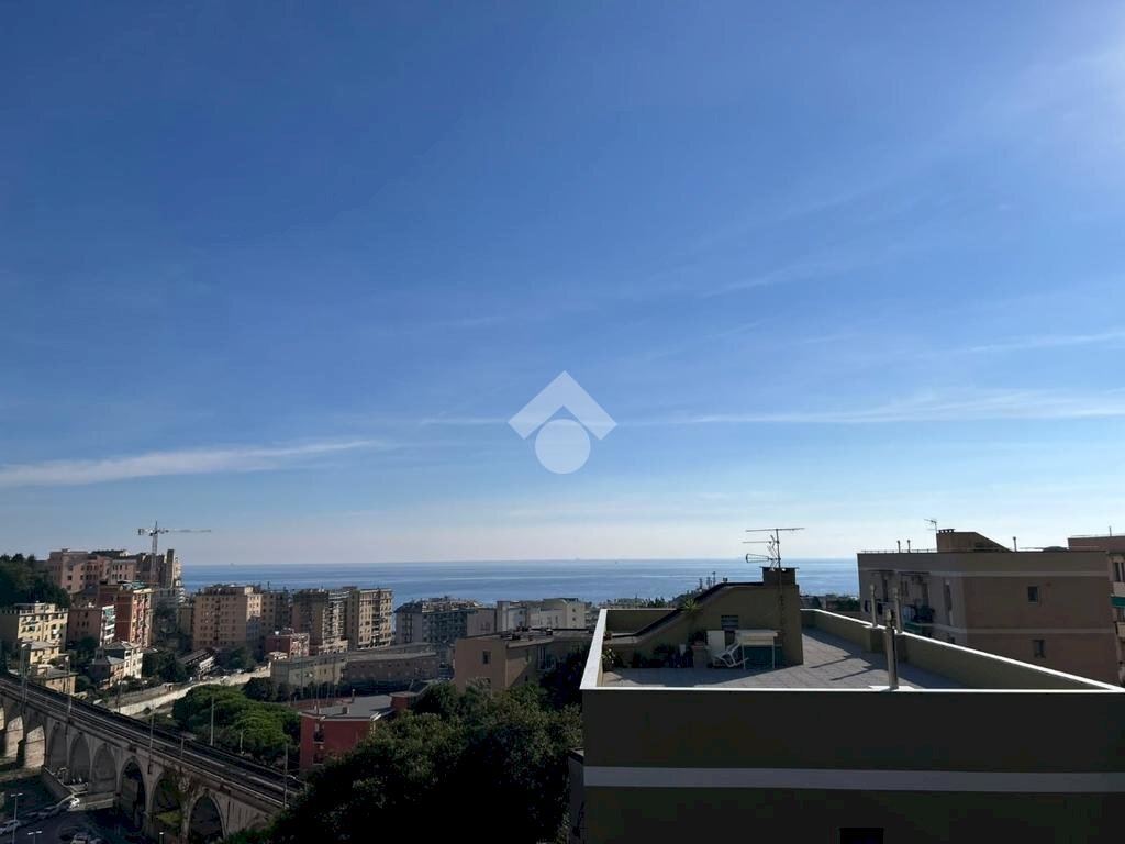 appartamento in vendita a Genova in zona Sturla