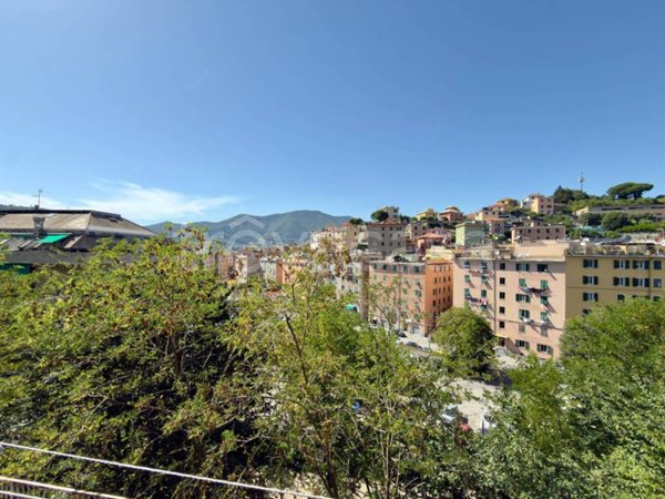 appartamento in vendita a Genova in zona Rivarolo