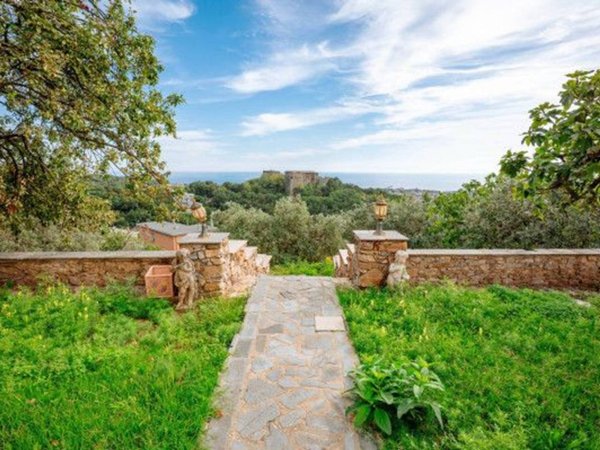 casa indipendente in vendita a Genova in zona San Fruttuoso