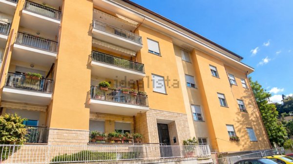 appartamento in vendita a Genova in zona Quarto dei Mille