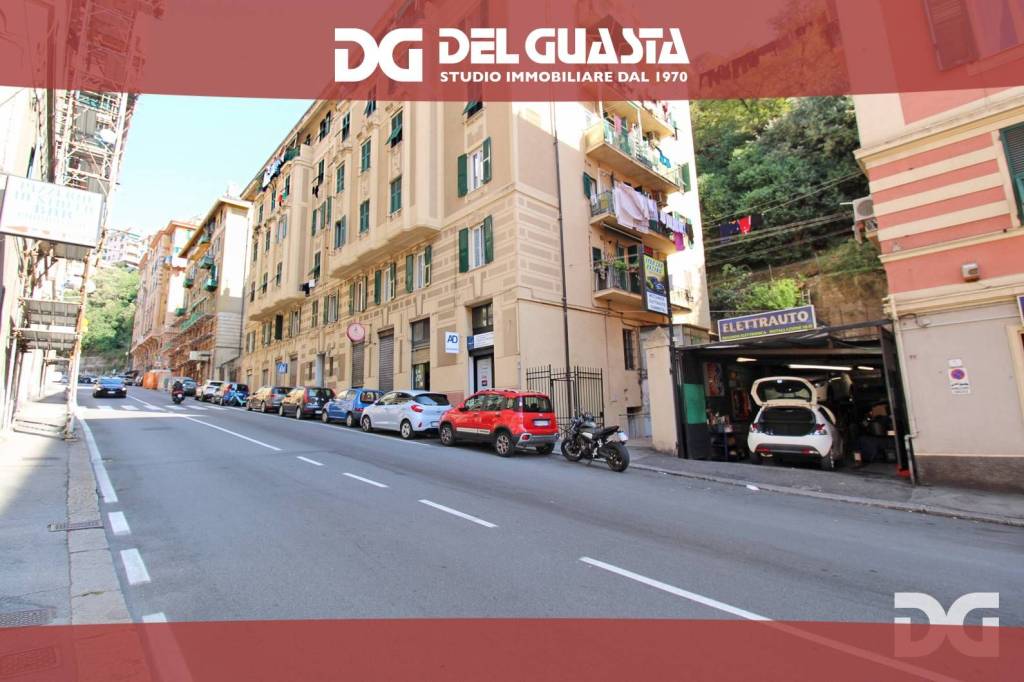 locale commerciale in vendita a Genova in zona DiNegro