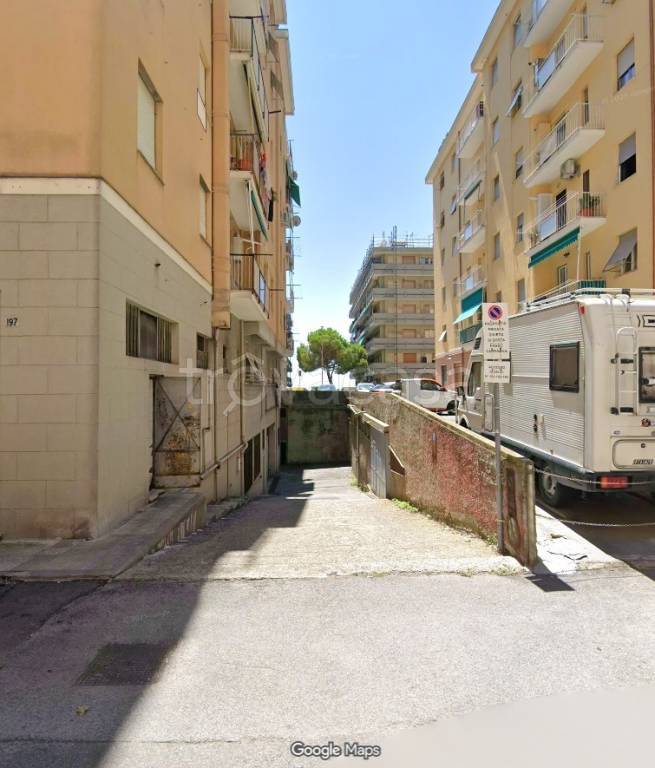 locale commerciale in vendita a Genova in zona San Teodoro