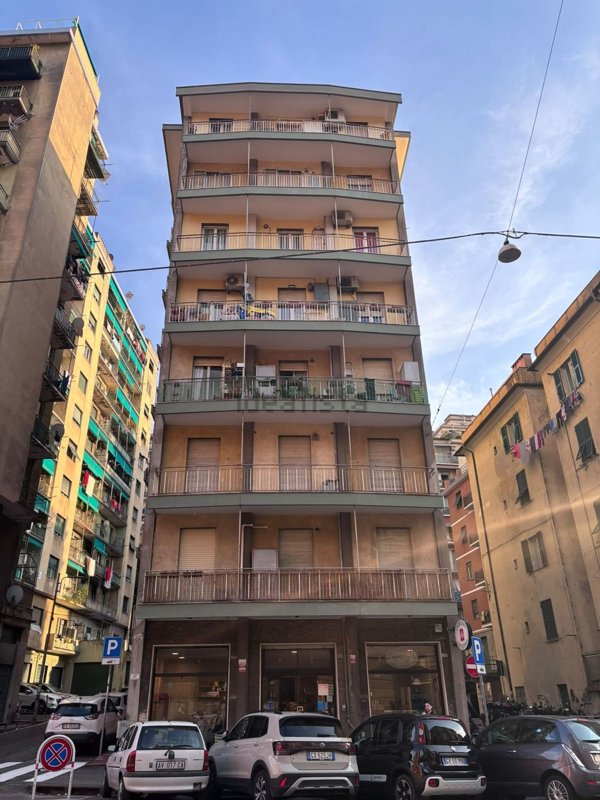 appartamento in vendita a Genova in zona Marassi