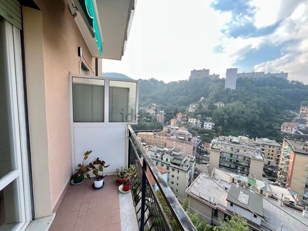 appartamento in vendita a Genova in zona Bolzaneto