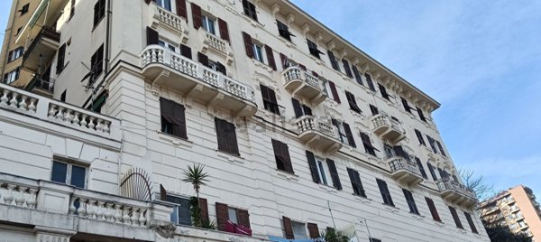 appartamento in vendita a Genova in zona Staglieno