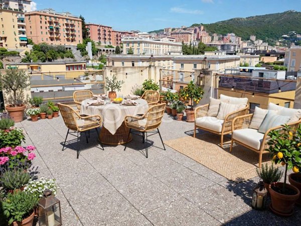 appartamento in vendita a Genova in zona Sturla