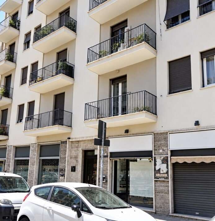 locale commerciale in vendita a Genova