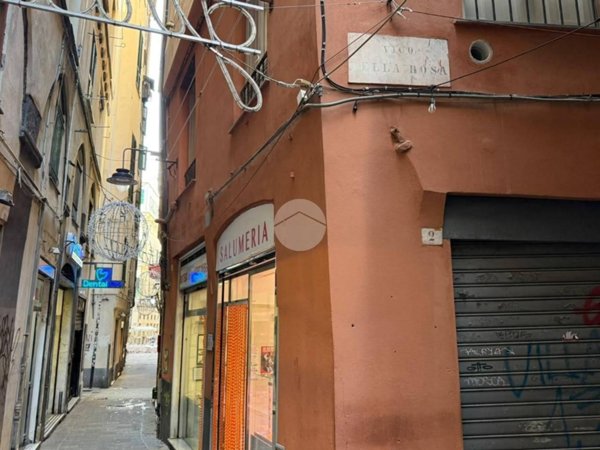 appartamento in vendita a Genova in zona Sottoripa / Maddalena / Molo