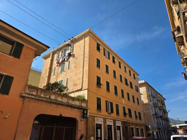 appartamento in vendita a Genova in zona Rivarolo