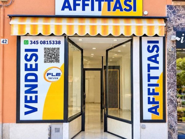 locale commerciale in vendita a Genova