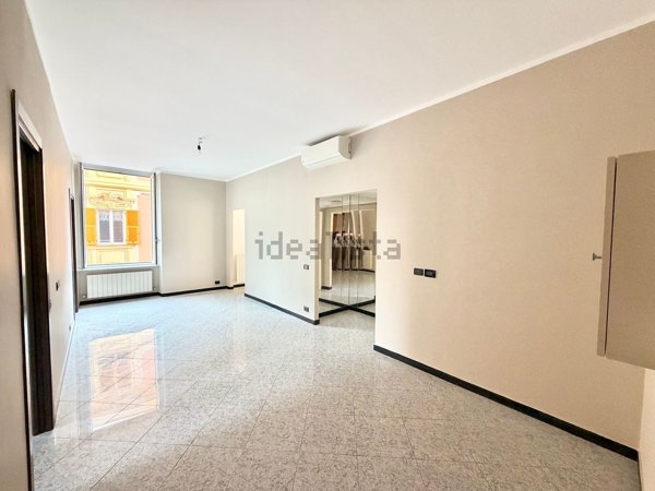 appartamento in vendita a Genova in zona Sestri Ponente