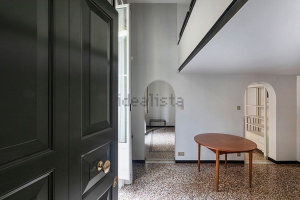 appartamento in vendita a Genova in zona Sottoripa / Maddalena / Molo
