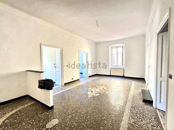 appartamento in vendita a Genova in zona Sestri Ponente