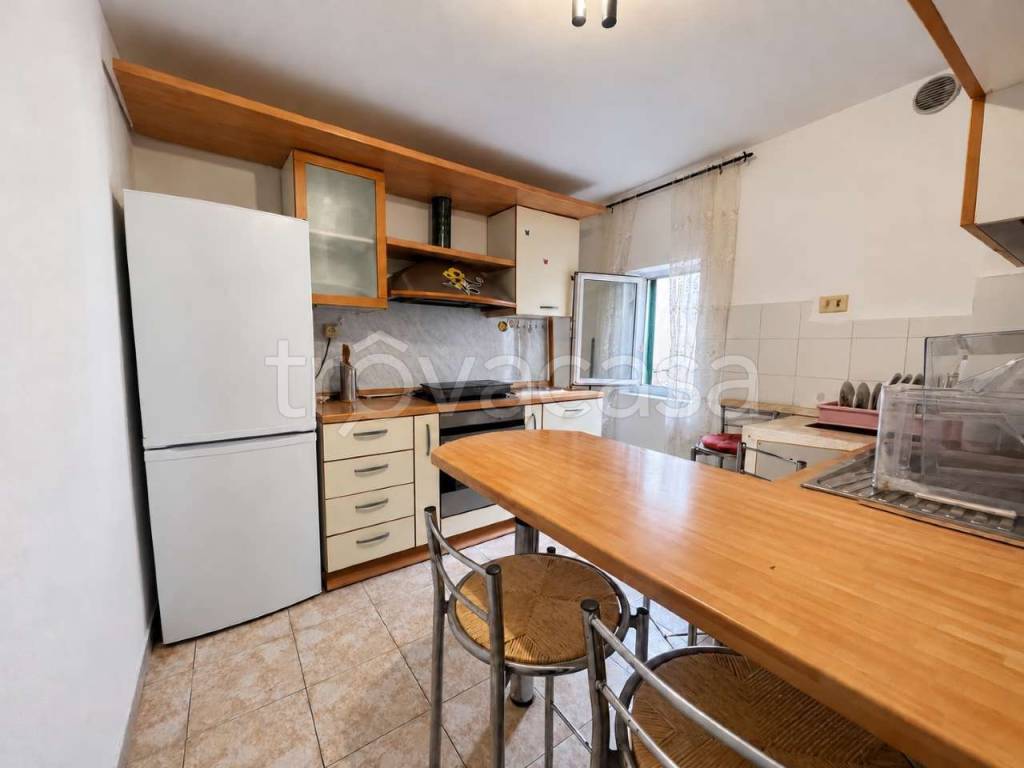 appartamento in vendita a Genova in zona Certosa