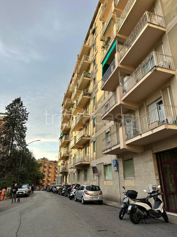 appartamento in vendita a Genova in zona Staglieno