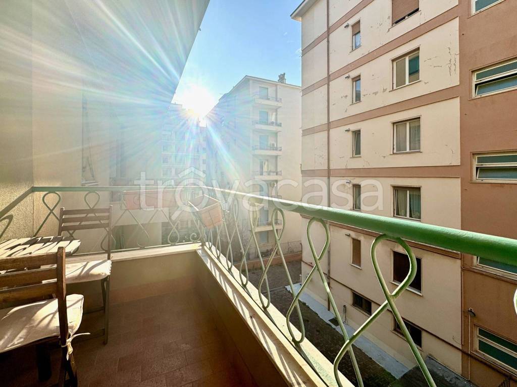 appartamento in vendita a Genova in zona Sestri Ponente