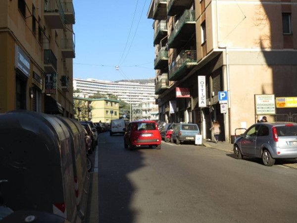 appartamento in vendita a Genova in zona Sturla