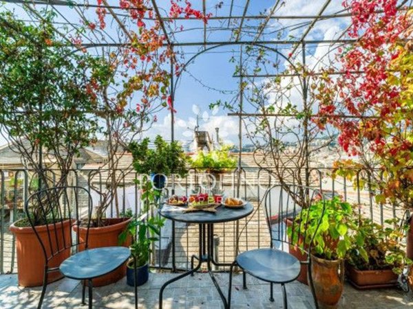 appartamento in vendita a Genova in zona Sottoripa / Maddalena / Molo