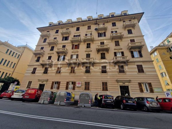ufficio in vendita a Genova in zona Marassi