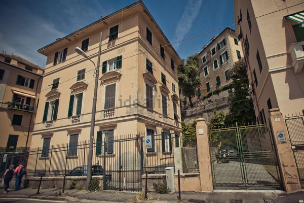 appartamento in vendita a Genova in zona San Vincenzo