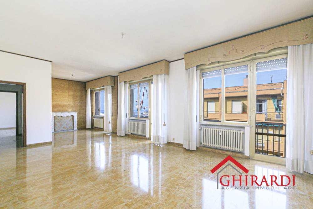 appartamento in vendita a Genova in zona Sestri Ponente