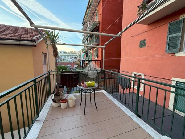 appartamento in vendita a Genova in zona Sestri Ponente
