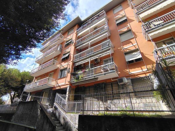 appartamento in vendita a Genova in zona Sestri Ponente