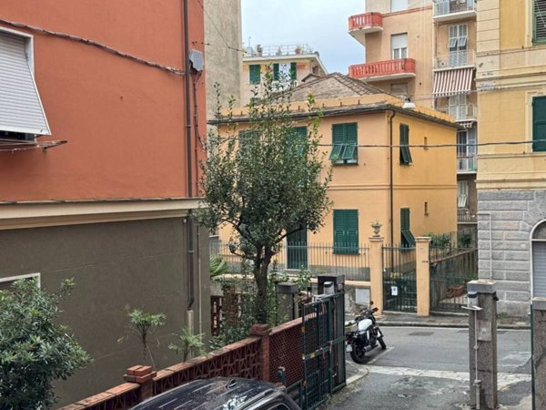 appartamento in vendita a Genova in zona Pegli