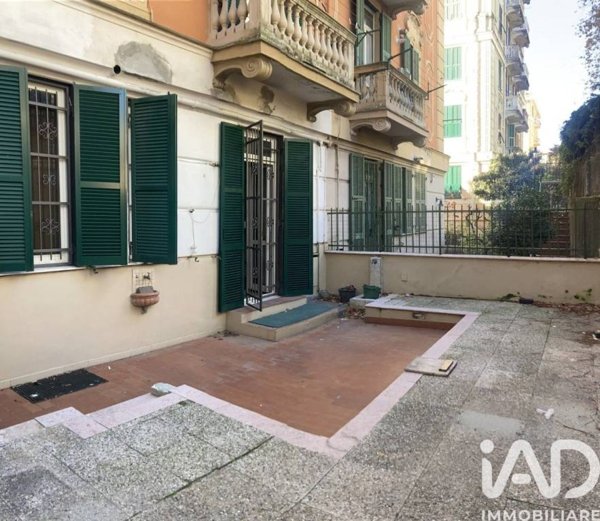 appartamento in vendita a Genova in zona Sestri Ponente