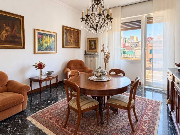appartamento in vendita a Genova in zona Sestri Ponente