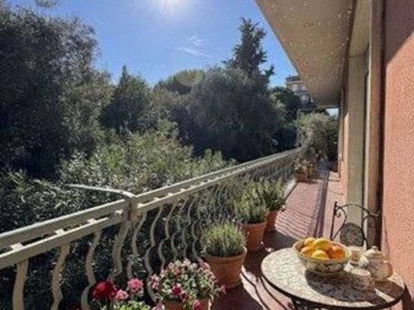 appartamento in vendita a Genova in zona Sturla