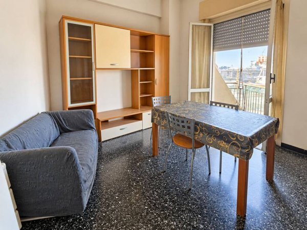 appartamento in vendita a Genova in zona Sestri Ponente