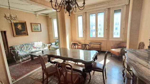 appartamento in vendita a Genova in zona Foce