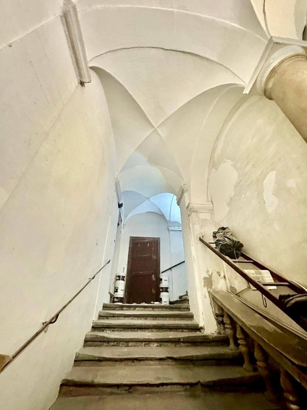 appartamento in vendita a Genova in zona Sottoripa / Maddalena / Molo