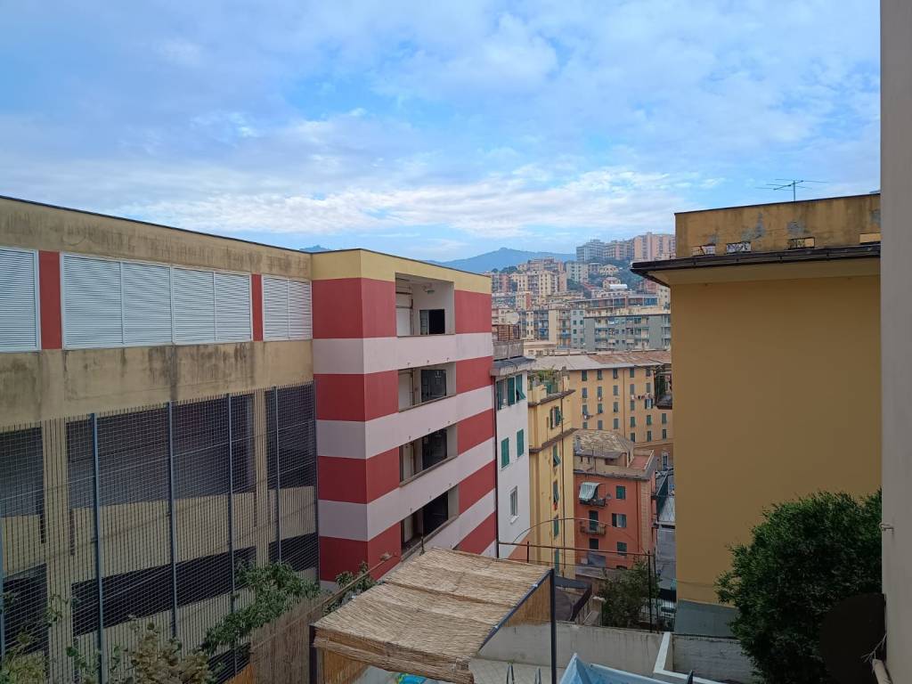 appartamento in vendita a Genova in zona Marassi