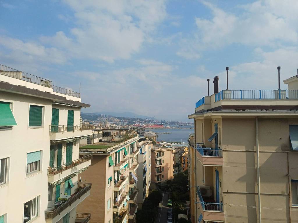 appartamento in vendita a Genova in zona Pegli
