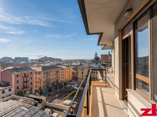 appartamento in vendita a Genova in zona Sestri Ponente