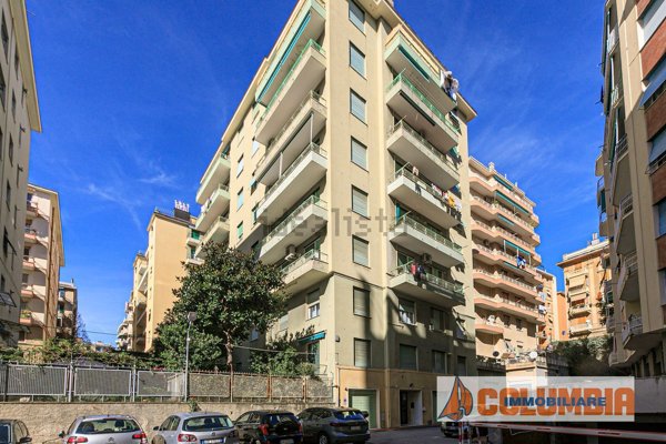 appartamento in vendita a Genova in zona Sestri Ponente