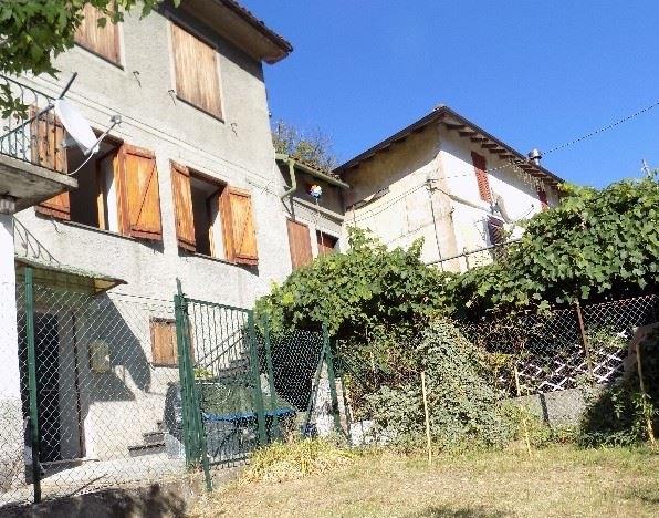 casa indipendente in vendita ad Isola del Cantone in zona Mereta