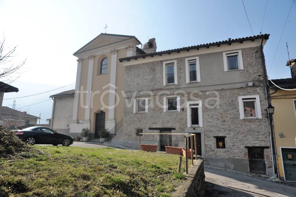 casa indipendente in vendita ad Isola del Cantone in zona Prarolo