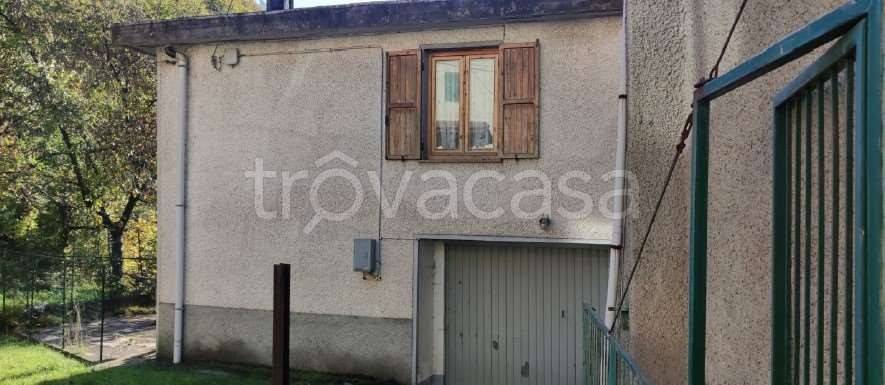 appartamento in vendita ad Isola del Cantone in zona Mereta