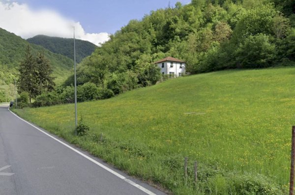 casa indipendente in vendita ad Isola del Cantone in zona Vobbietta
