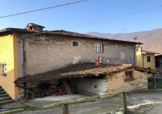 casa indipendente in vendita ad Isola del Cantone in zona Prarolo