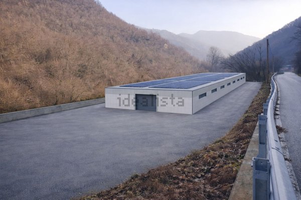 capannone in vendita ad Isola del Cantone