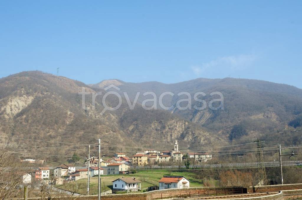 casa indipendente in vendita ad Isola del Cantone in zona Prarolo