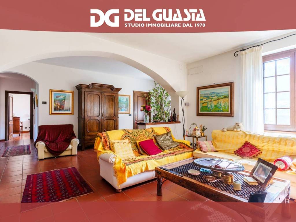 casa indipendente in vendita ad Isola del Cantone