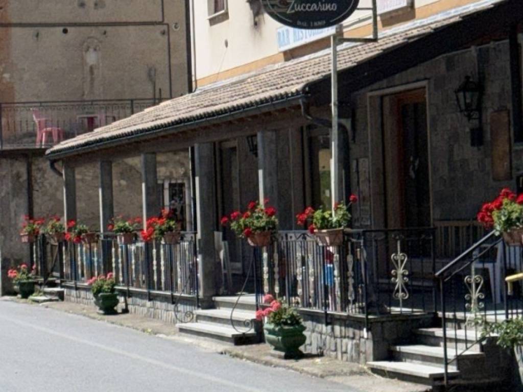 negozio in vendita ad Isola del Cantone