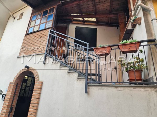 casa indipendente in vendita ad Isola del Cantone