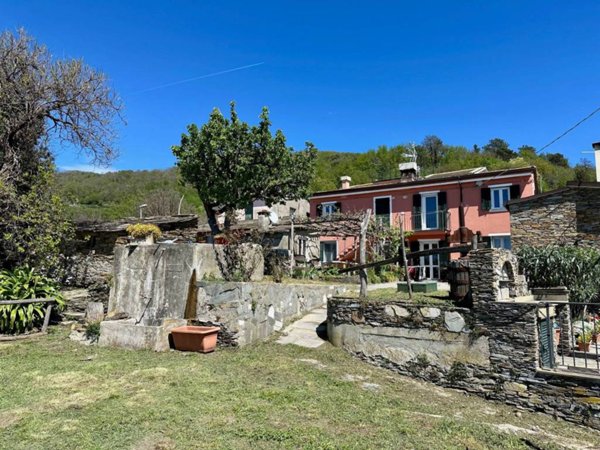 casa indipendente in vendita a Lavagna