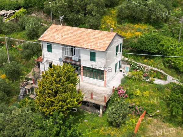 casa indipendente in vendita a Lavagna